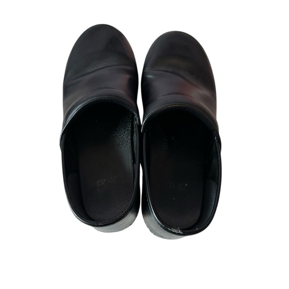 Dansko Professional Black Leather Clogs Size 40 US (9.5-10) Office Healthcare - Picture 1 of 8